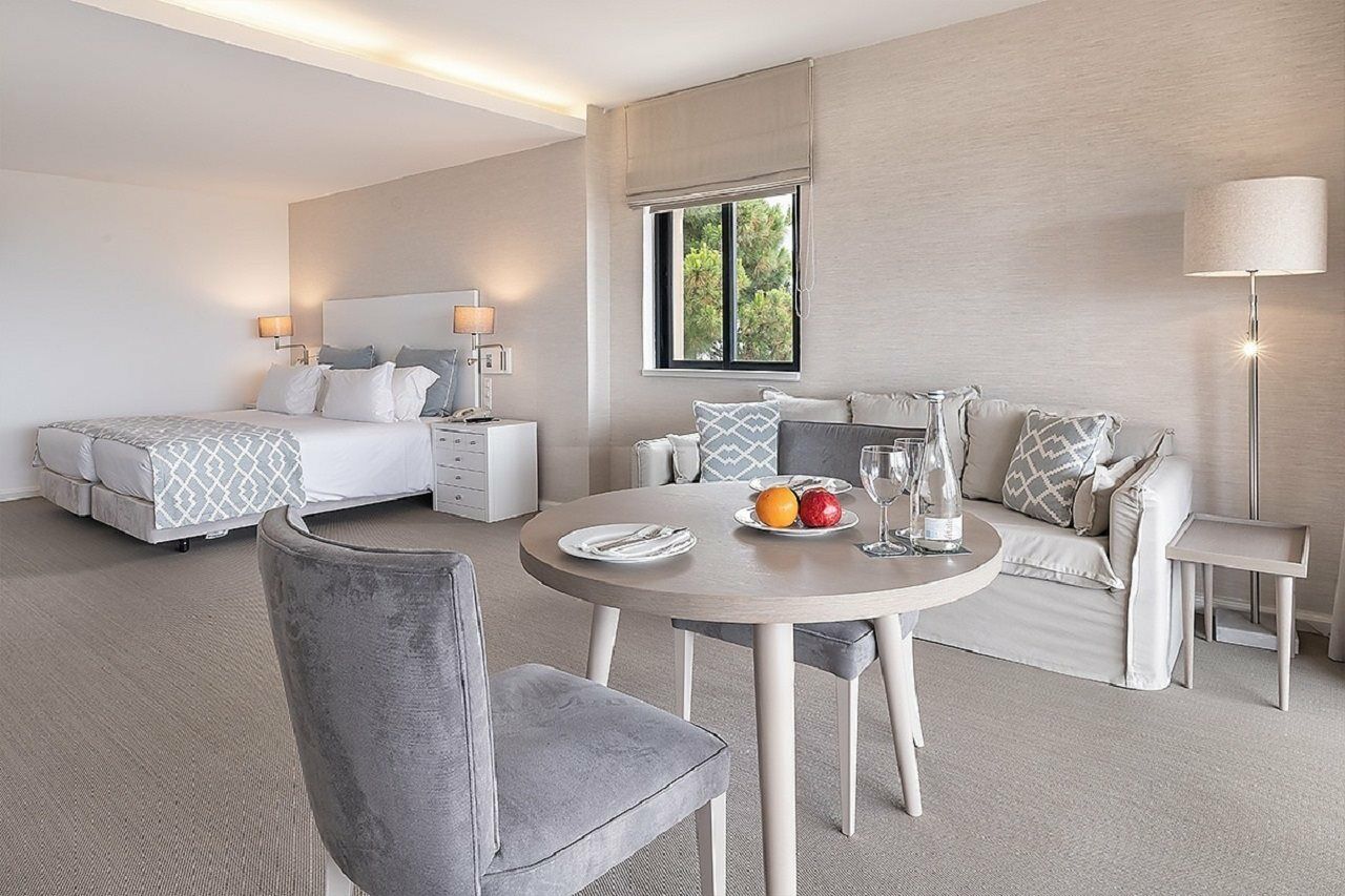 维拉劳拉塔拉萨度假酒店 Armação de Pêra 外观 照片 A suite at the hotel